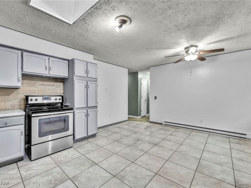 132 Mount Vernon Court, Elyria, OH 44035 Photo 21