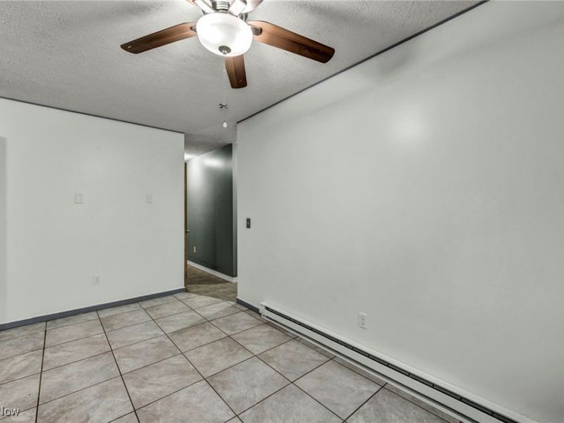 132 Mount Vernon Court, Elyria, OH 44035 Photo 24