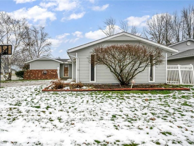 132 Mount Vernon Court, Elyria, OH 44035 Photo 4