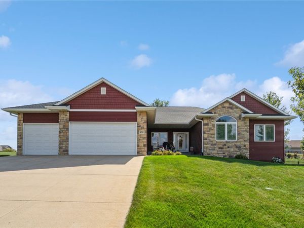 490 Erusha Drive NE, Walford, IA 52351