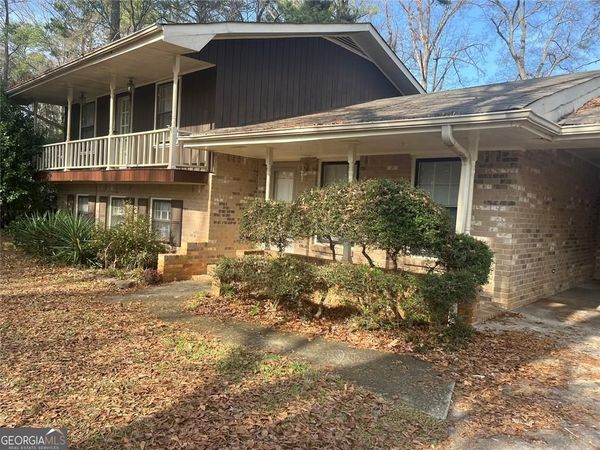 1336 White Oak Street SE, Conyers, GA 30013
