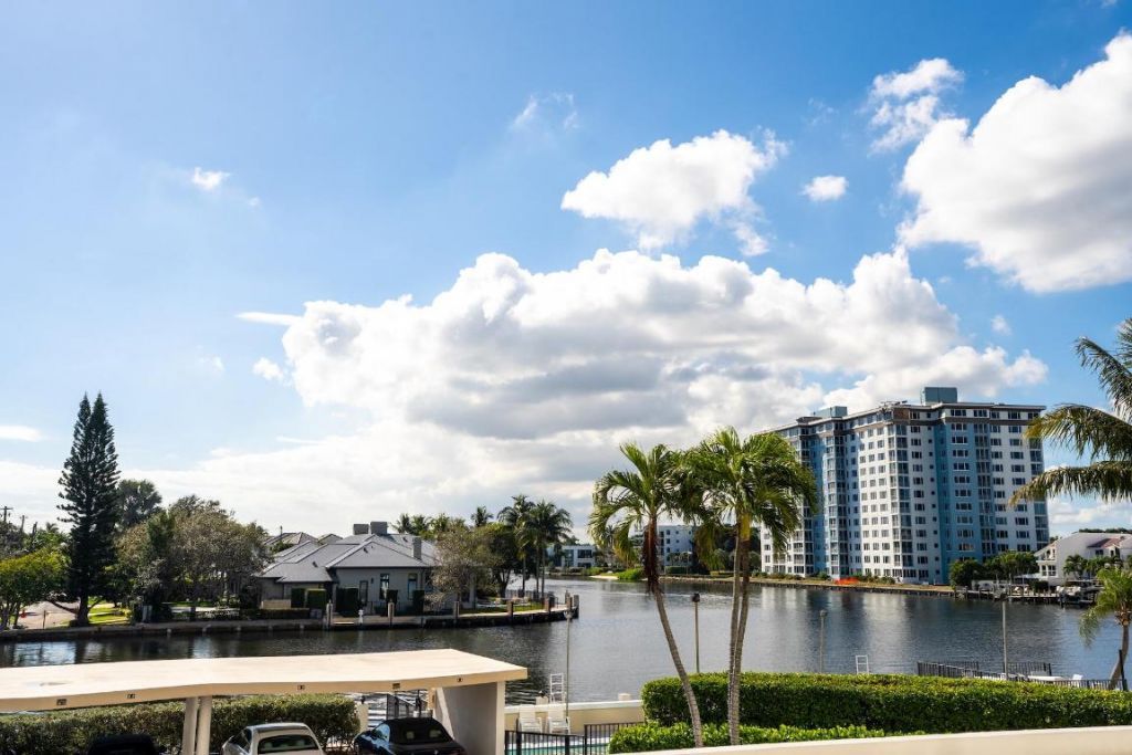 400 Seasage Drive, Unit 204, Delray Beach, FL 33483 Photo