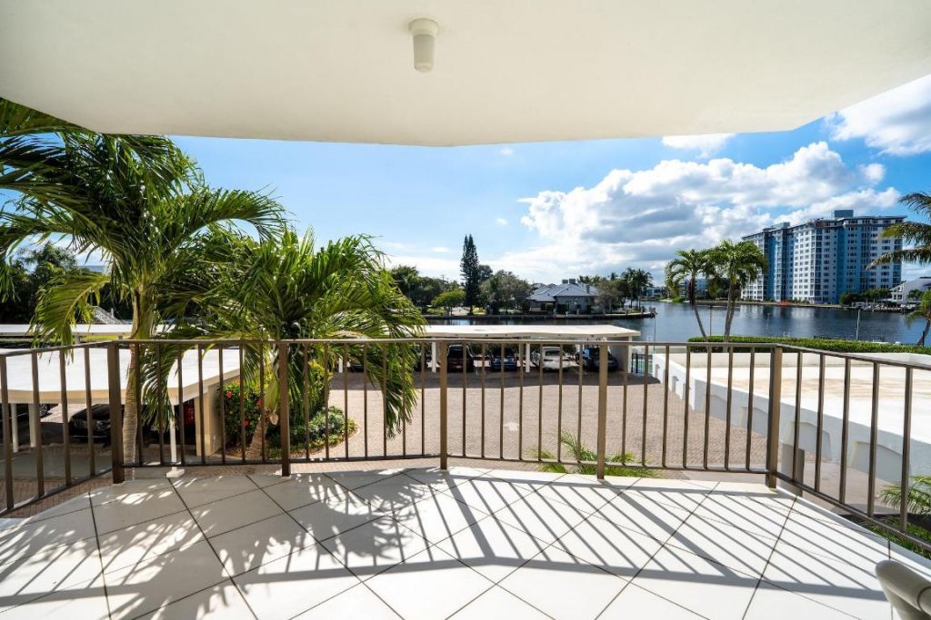 400 Seasage Drive, Unit 204, Delray Beach, FL 33483 Photo