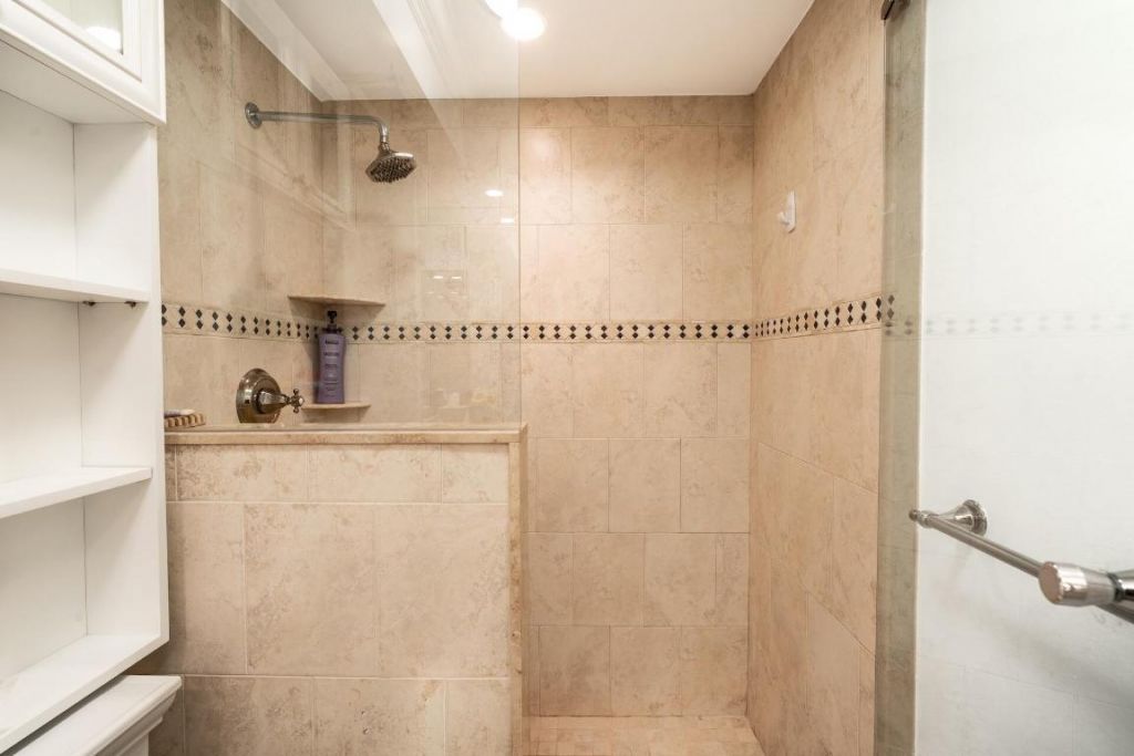 400 Seasage Drive, Unit 204, Delray Beach, FL 33483 Photo