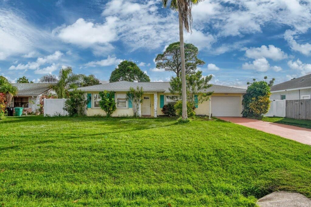 772 SE Thornhill Drive, Port Saint Lucie, FL 34983 Photo