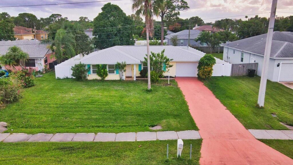 772 SE Thornhill Drive, Port Saint Lucie, FL 34983 Photo