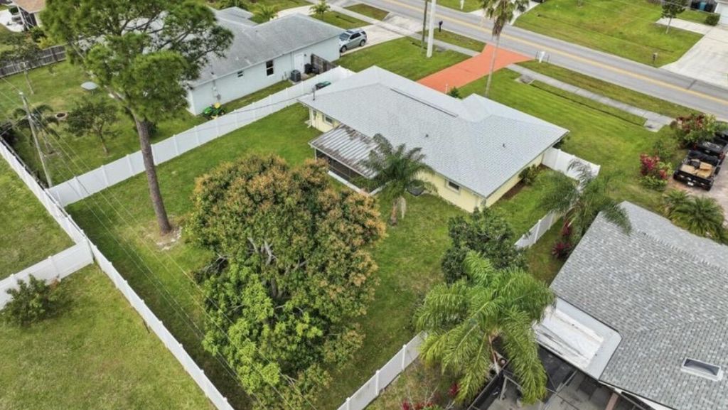 772 SE Thornhill Drive, Port Saint Lucie, FL 34983 Photo