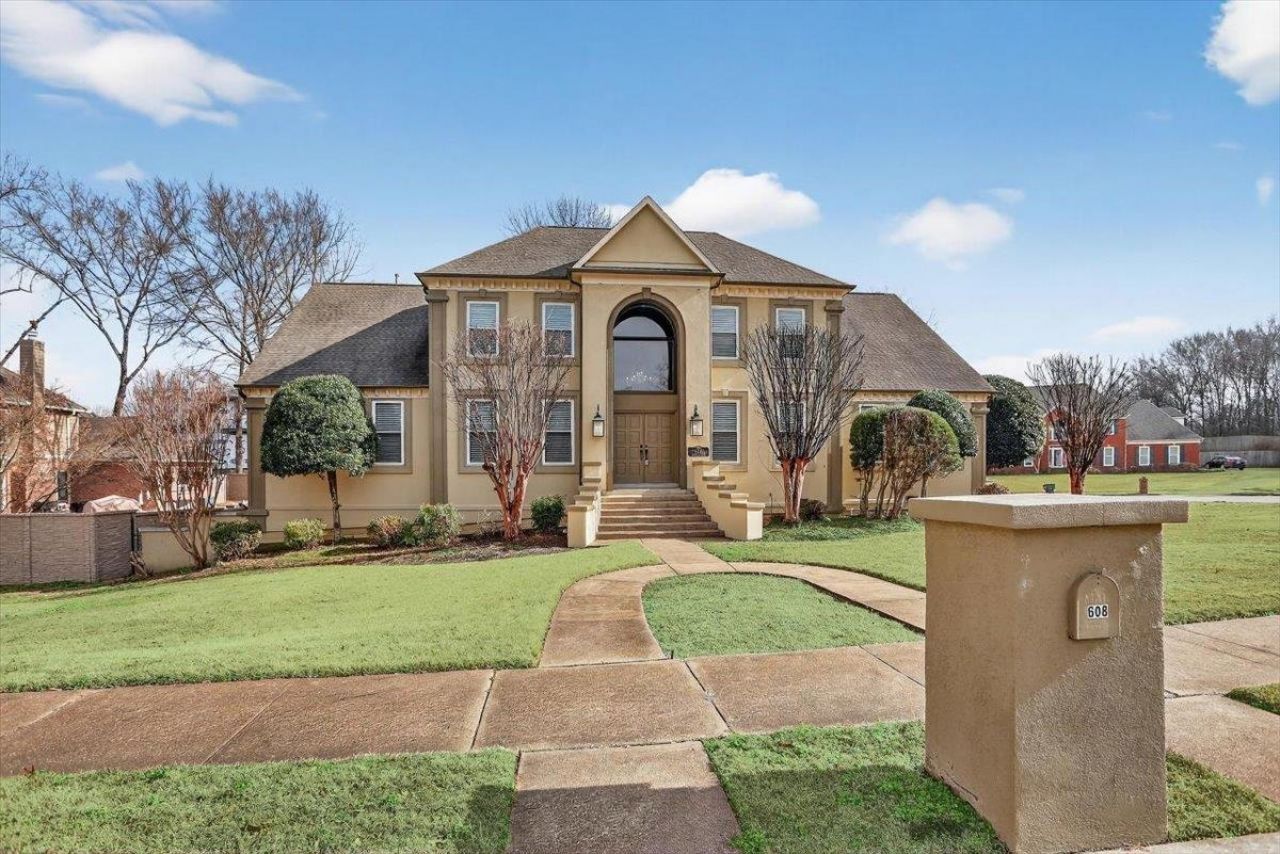 608 ROXBURGH DR Collierville, TN 38017