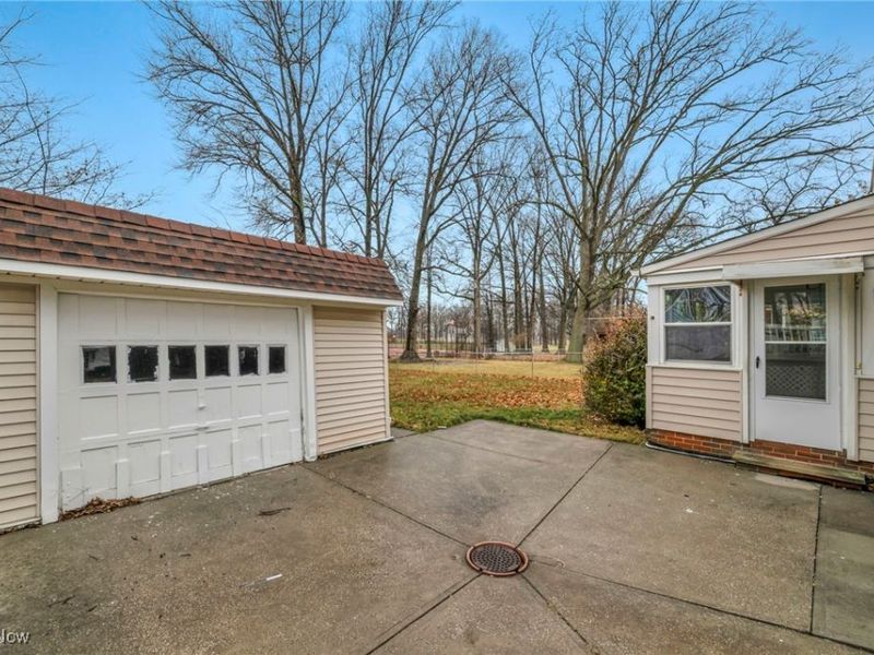 766 E 232nd Street, Euclid, OH 44123 Photo 5