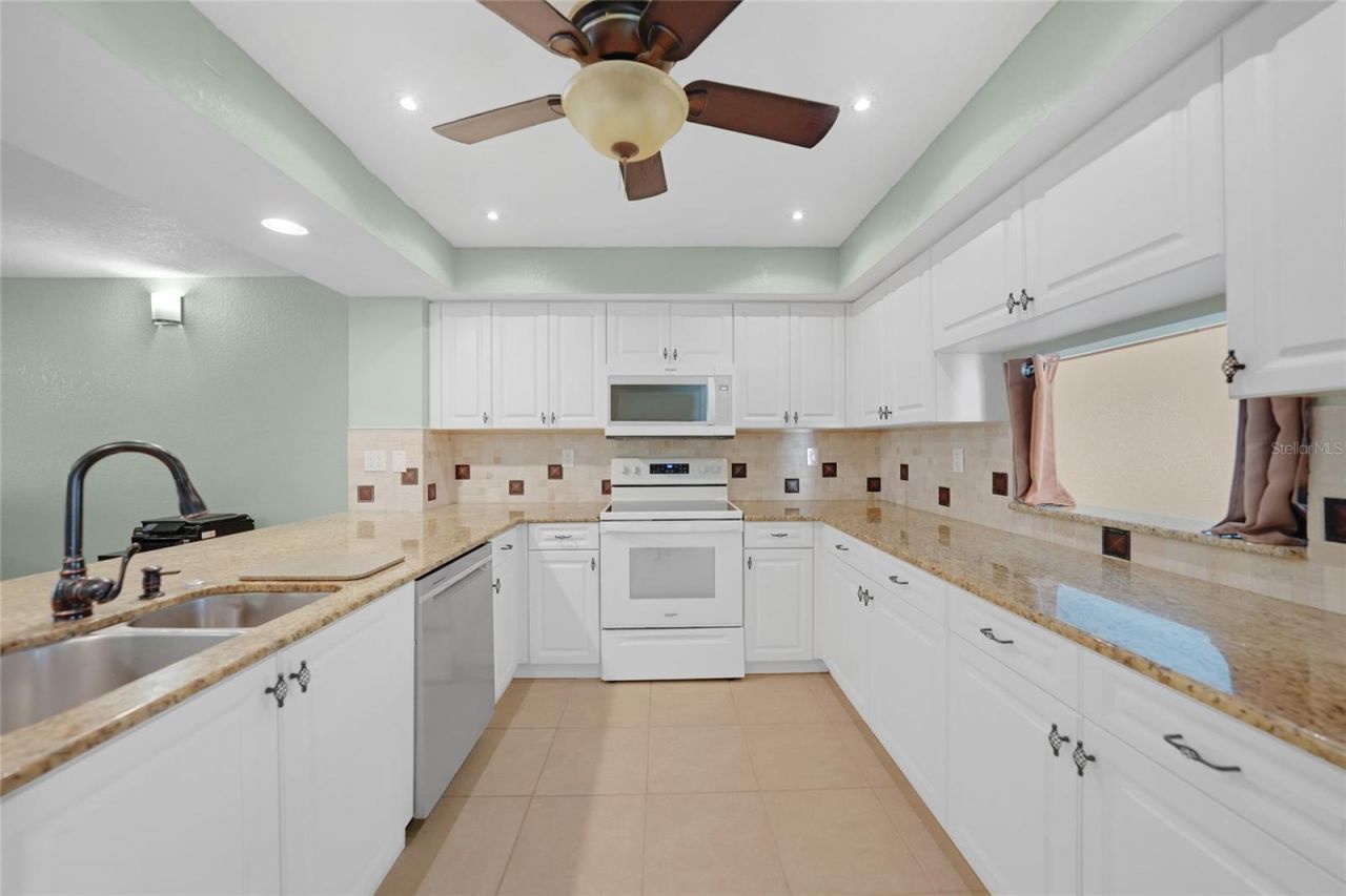 240 Lewis Circle, Unit 513, Punta Gorda, FL 33950 Photo