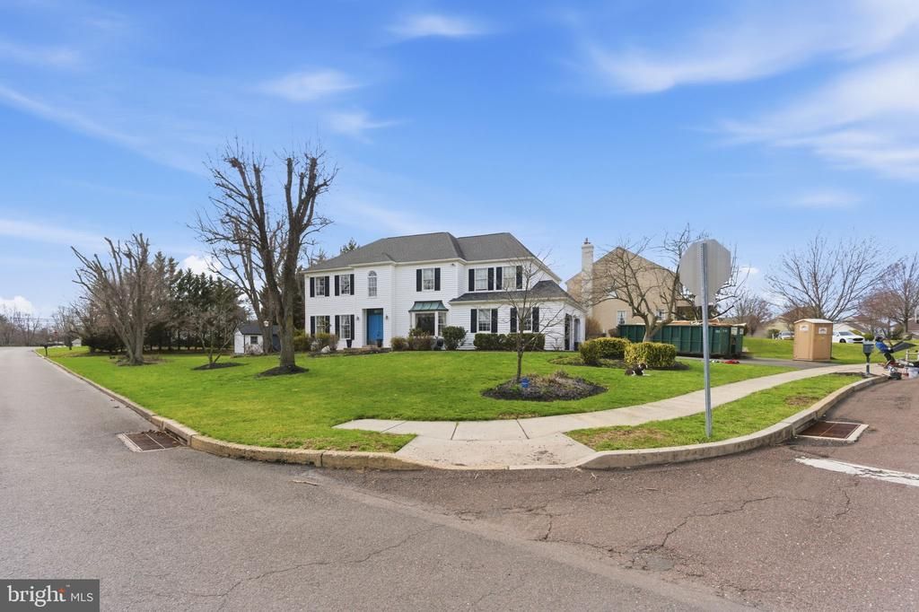 32 MARIAN CIRCLE, CHALFONT, PA 18914