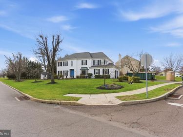 32 MARIAN CIRCLE, CHALFONT, PA 18914
