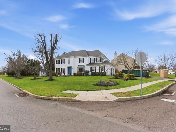 32 MARIAN CIRCLE, CHALFONT, PA 18914