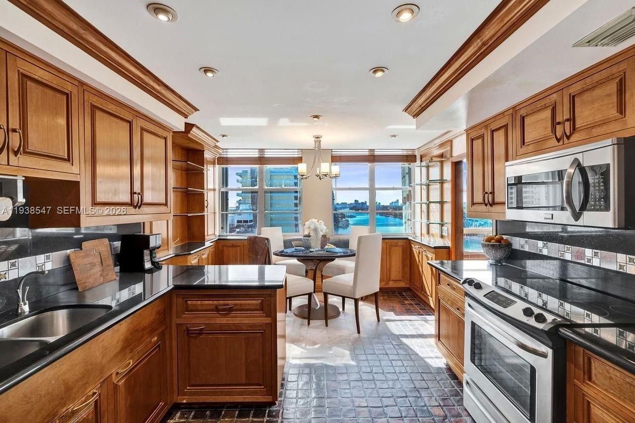 5660 Collins Ave, Unit 11E, Miami Beach, FL 33140 Photo