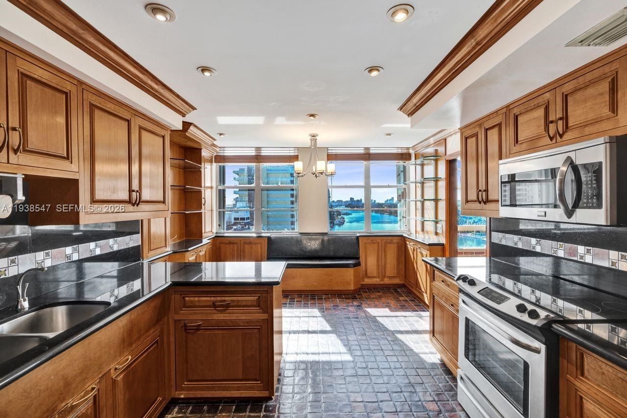 5660 Collins Ave, Unit 11E, Miami Beach, FL 33140 Photo