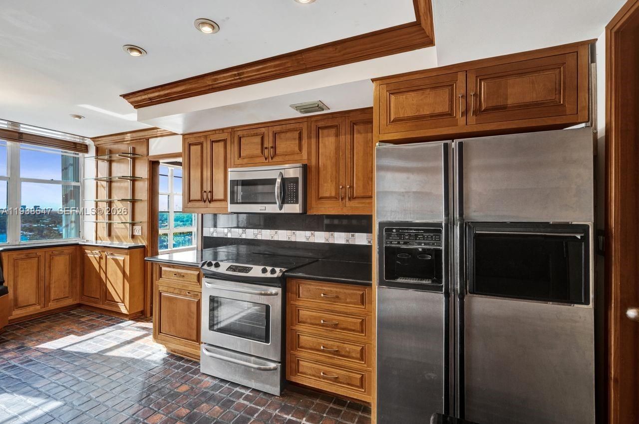 5660 Collins Ave, Unit 11E, Miami Beach, FL 33140 Photo