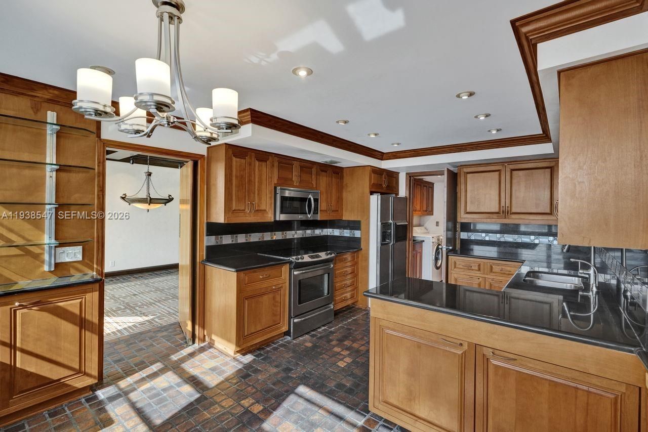 5660 Collins Ave, Unit 11E, Miami Beach, FL 33140 Photo