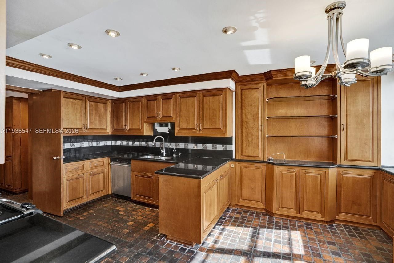 5660 Collins Ave, Unit 11E, Miami Beach, FL 33140 Photo