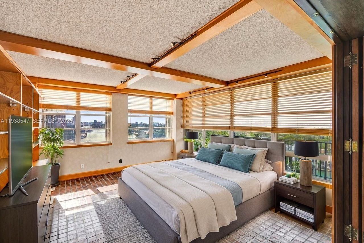 5660 Collins Ave, Unit 11E, Miami Beach, FL 33140 Photo