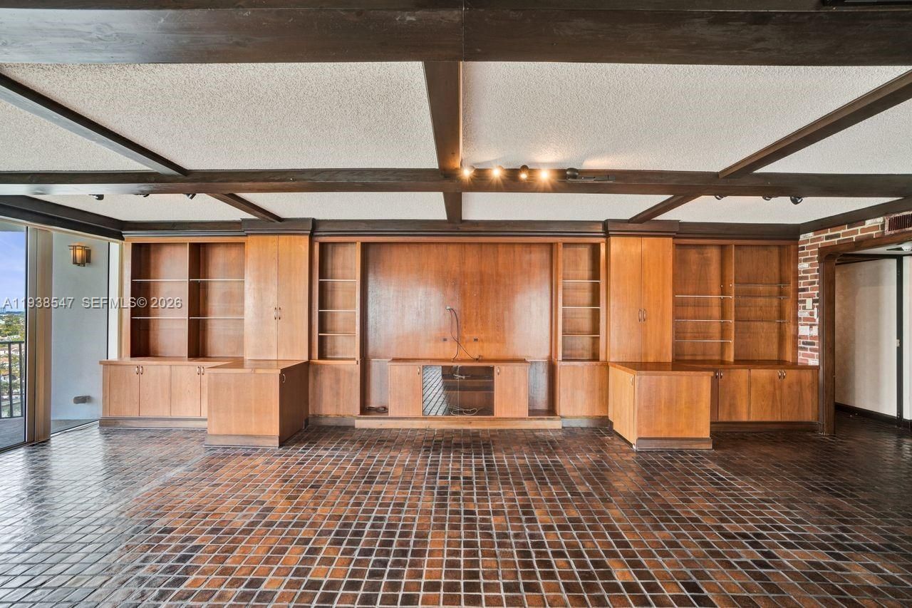 5660 Collins Ave, Unit 11E, Miami Beach, FL 33140 Photo