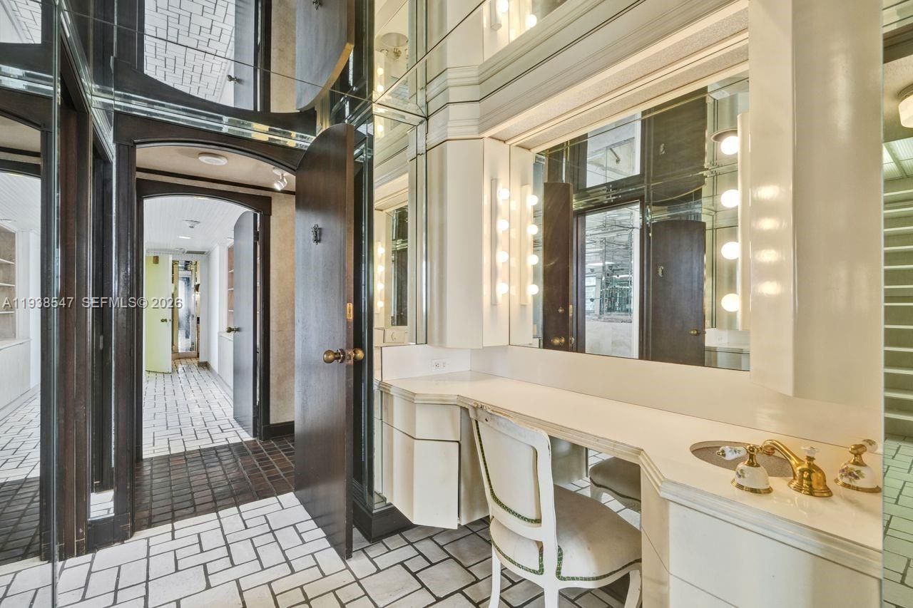 5660 Collins Ave, Unit 11E, Miami Beach, FL 33140 Photo