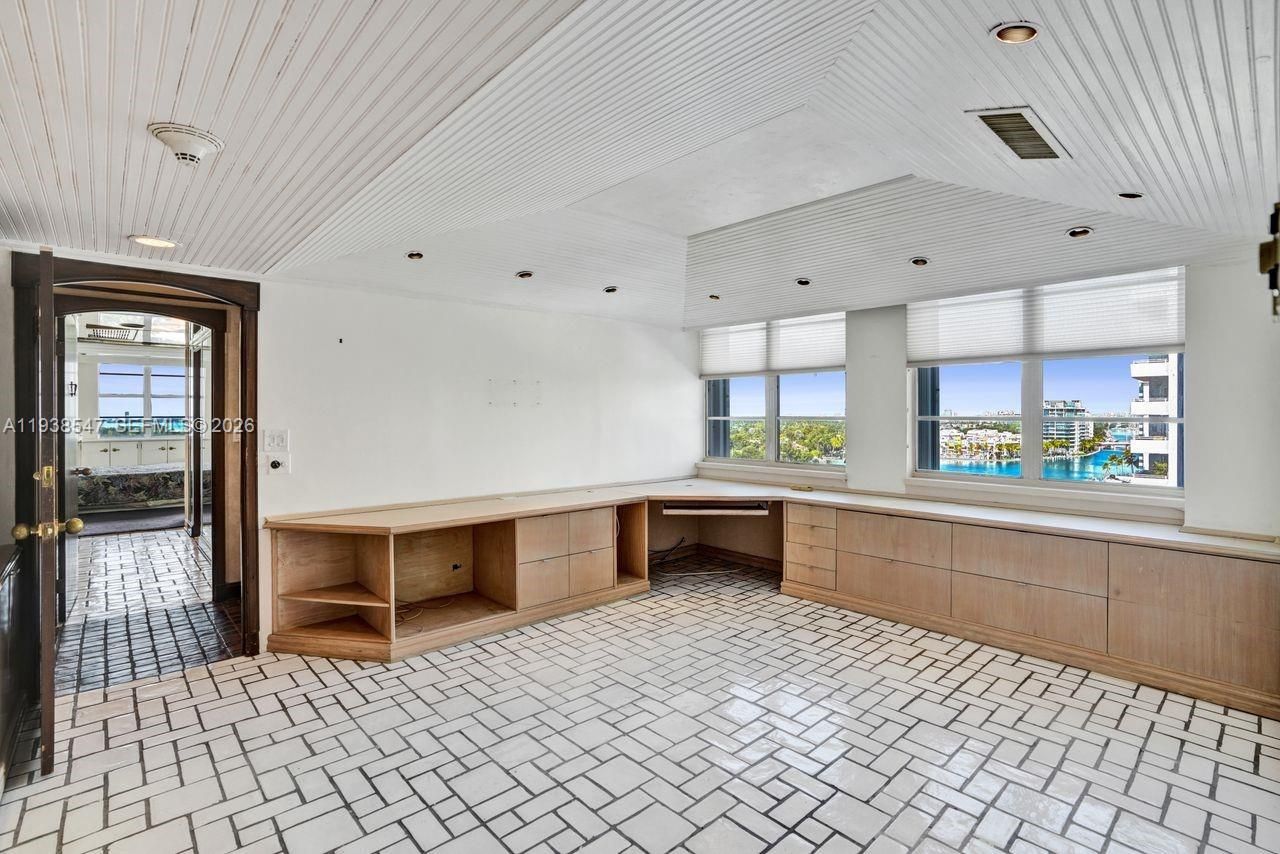 5660 Collins Ave, Unit 11E, Miami Beach, FL 33140 Photo