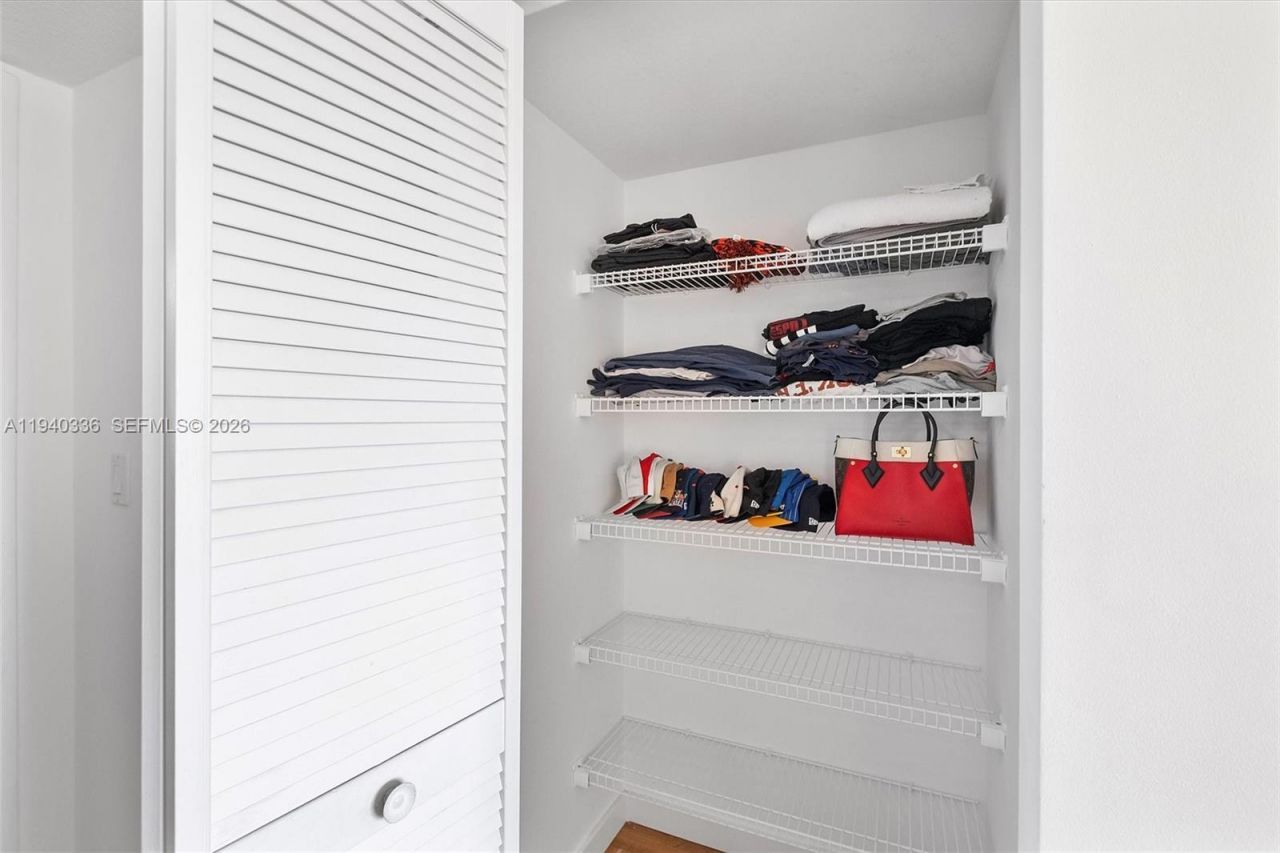 1800 N Bayshore Dr, Unit 2006, Miami, FL 33132 Photo