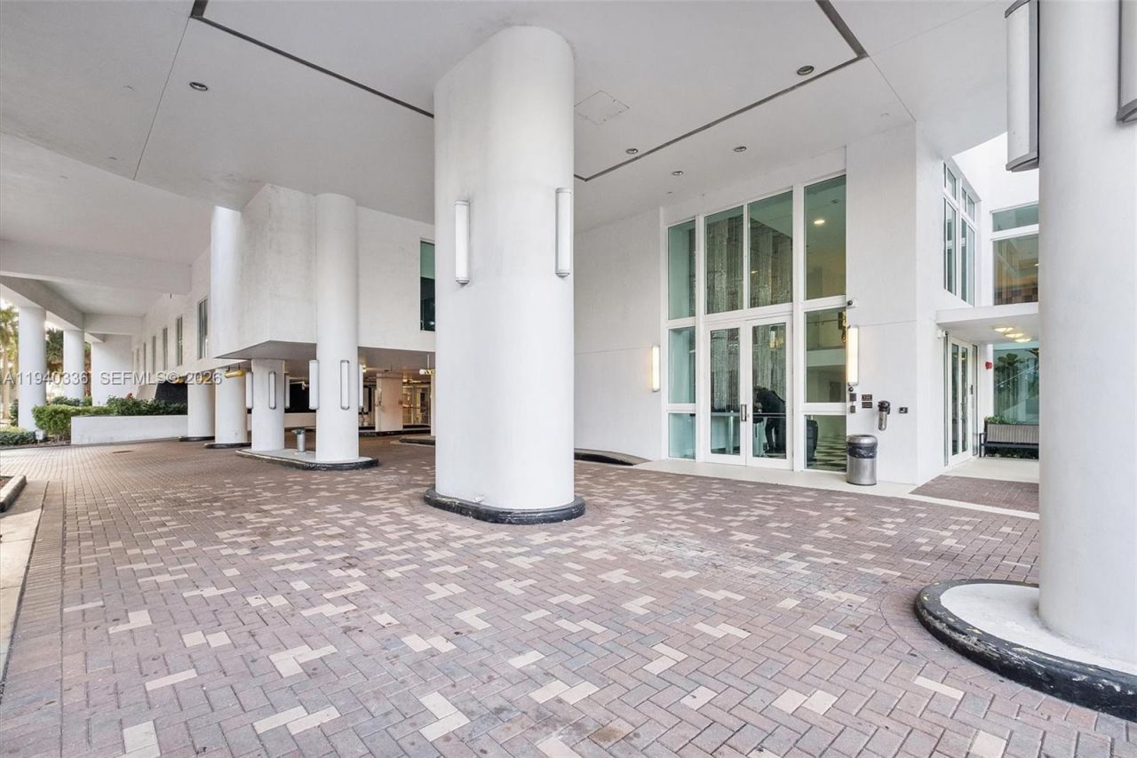 1800 N Bayshore Dr, Unit 2006, Miami, FL 33132 Photo