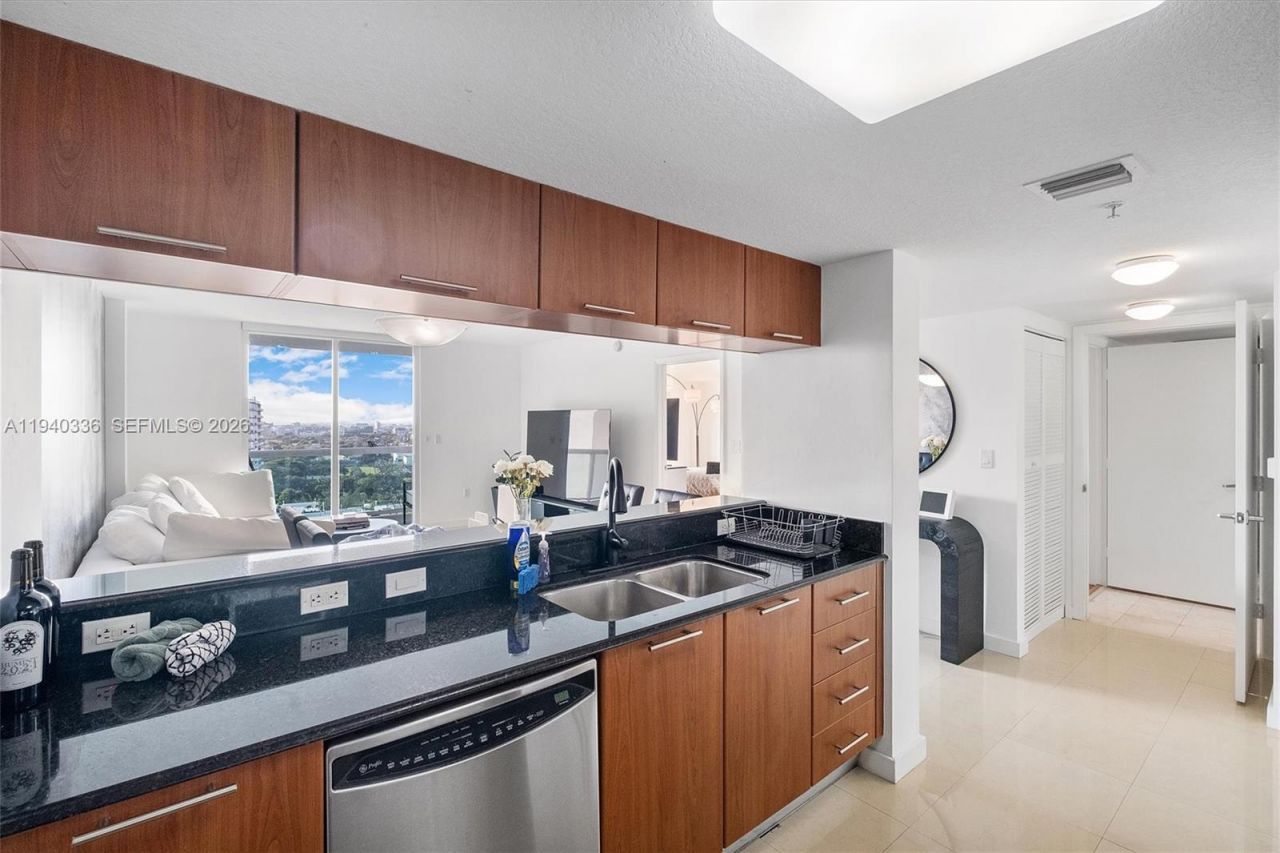 1800 N Bayshore Dr, Unit 2006, Miami, FL 33132 Photo