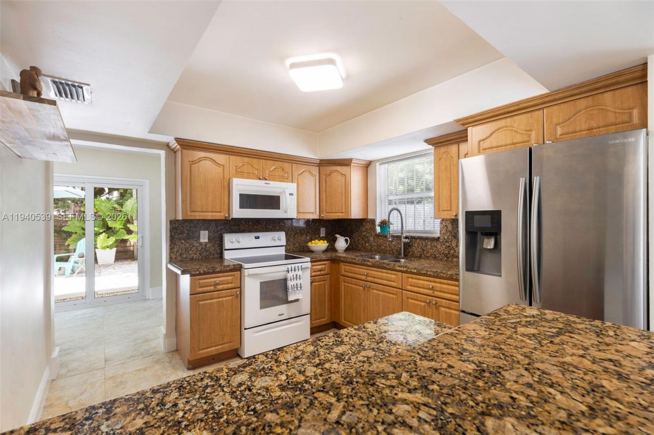 2201 SW 22nd Ter, Miami, FL 33145 Photo