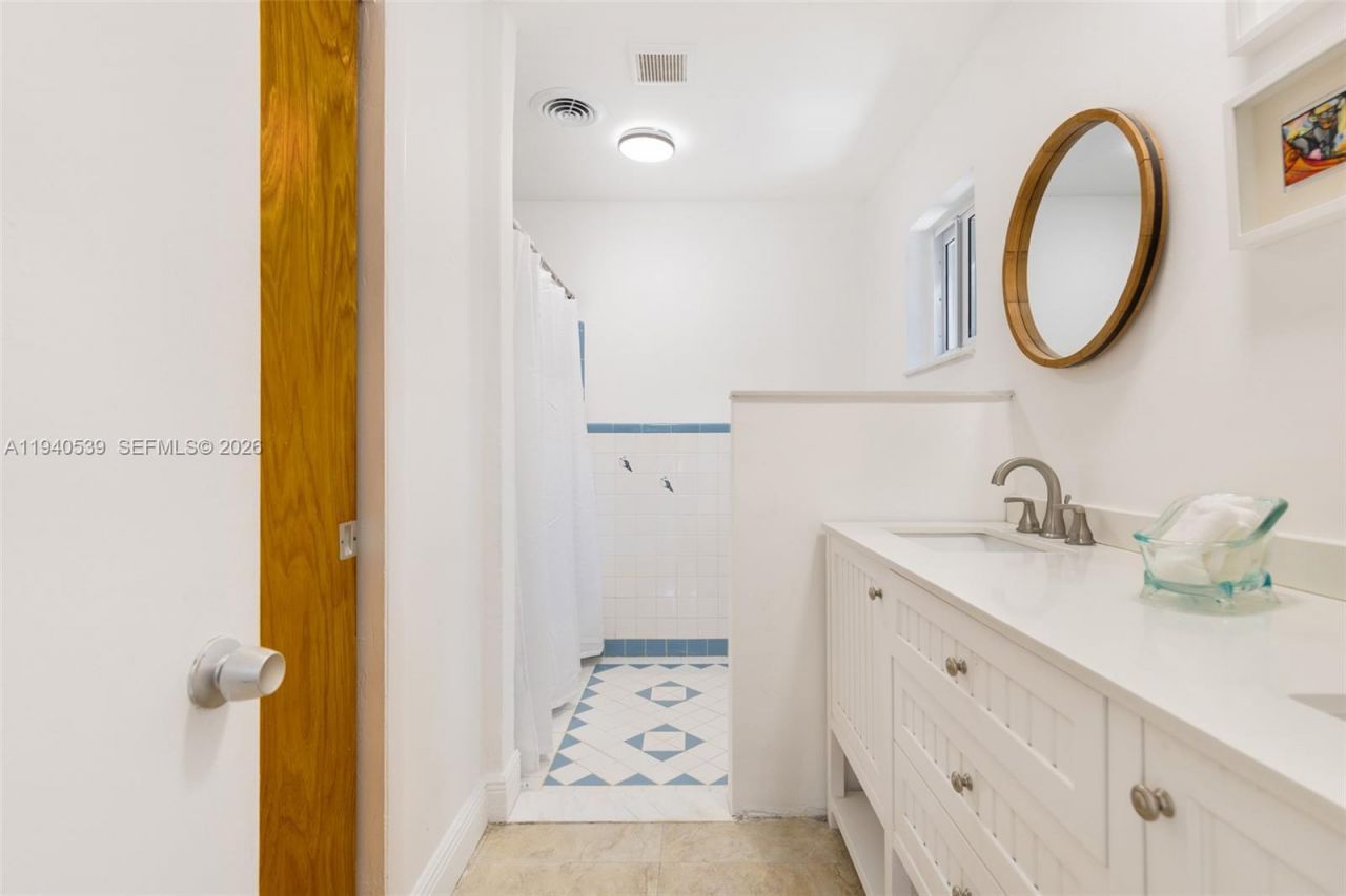 2201 SW 22nd Ter, Miami, FL 33145 Photo