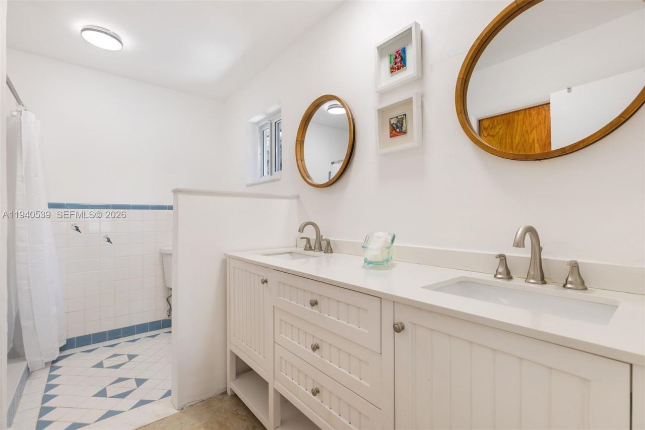 2201 SW 22nd Ter, Miami, FL 33145 Photo