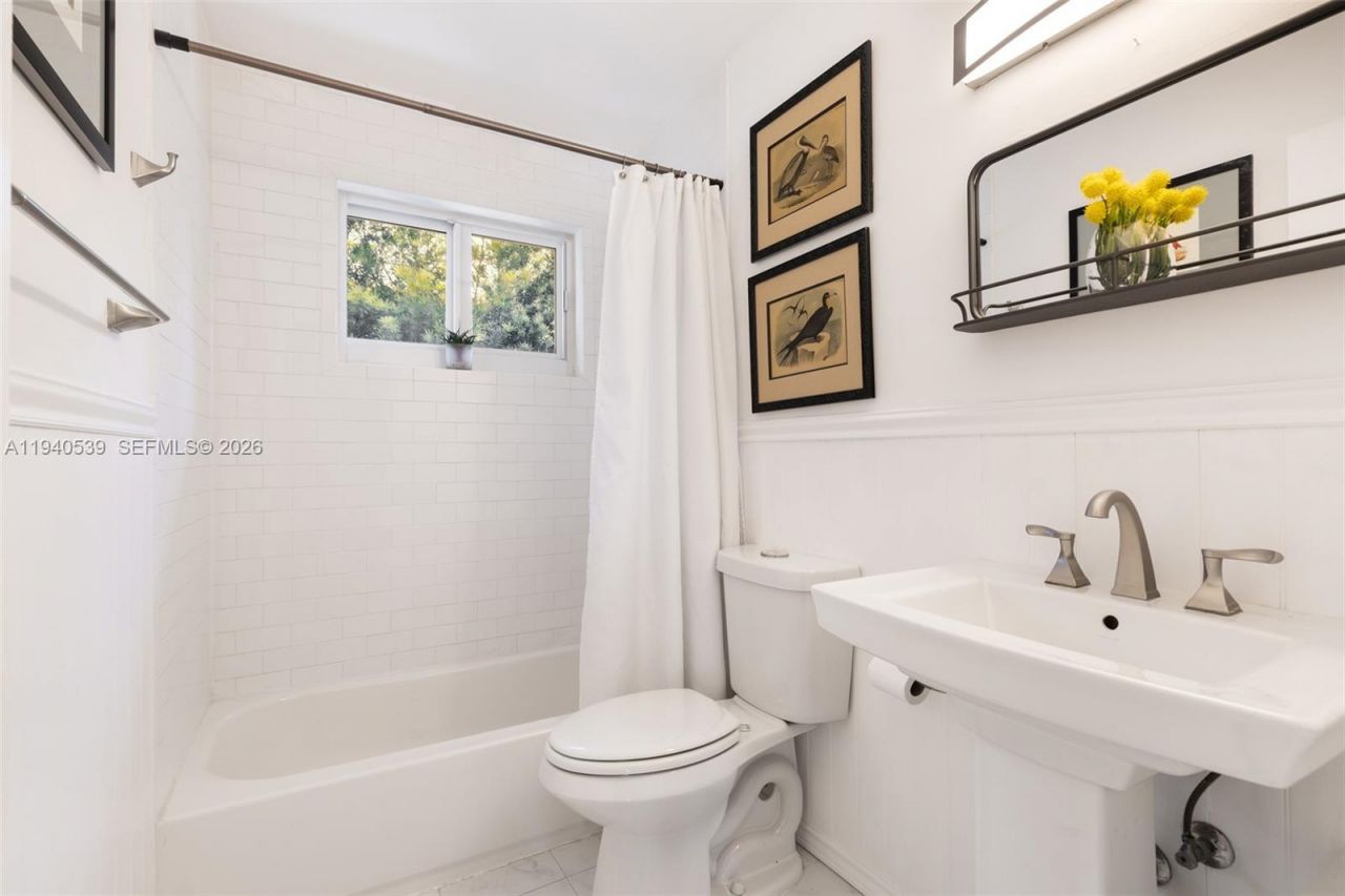 2201 SW 22nd Ter, Miami, FL 33145 Photo