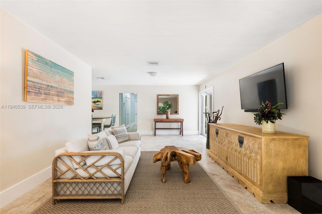 2201 SW 22nd Ter, Miami, FL 33145 Photo