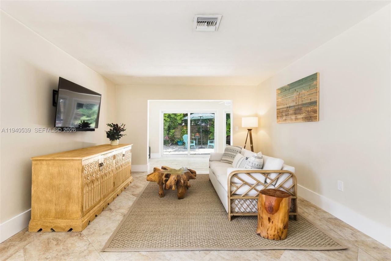 2201 SW 22nd Ter, Miami, FL 33145 Photo