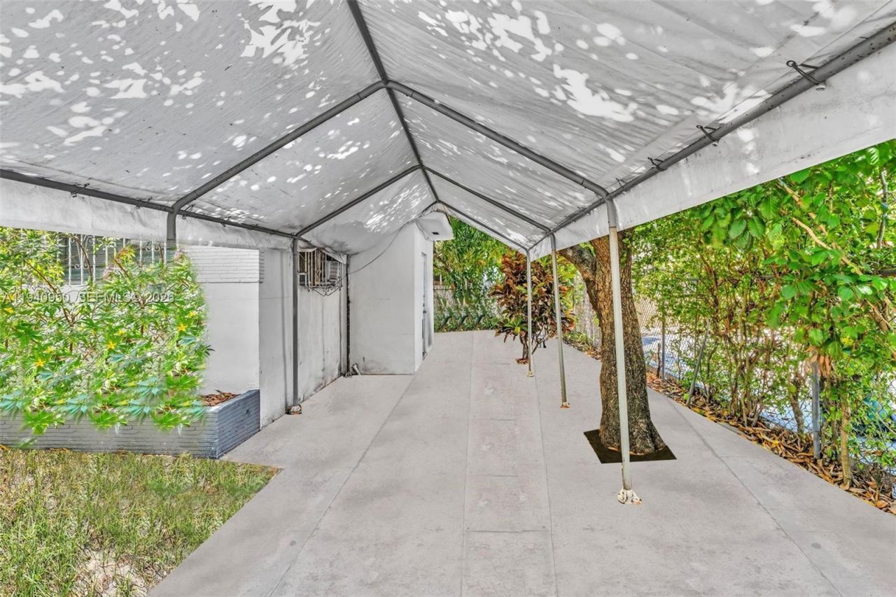 5800 NE 3rd Ave, Miami, FL 33137 Photo