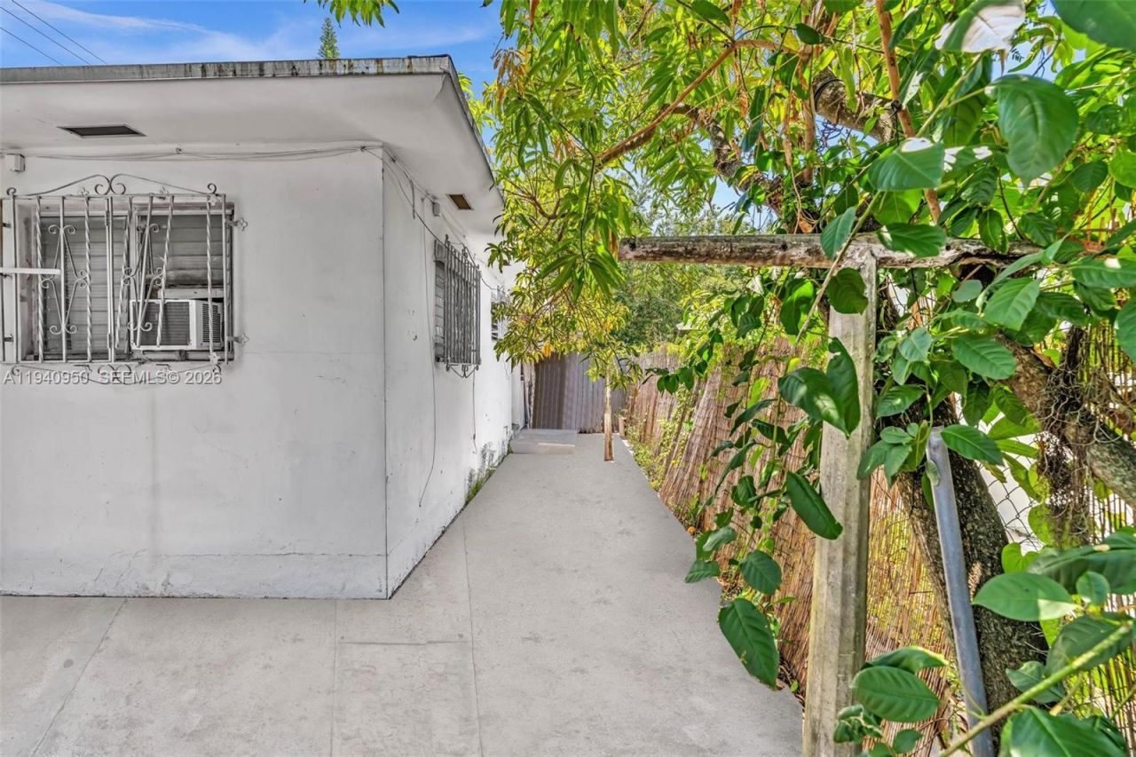 5800 NE 3rd Ave, Miami, FL 33137 Photo