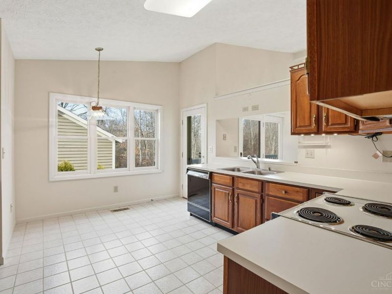 11736 Gable Glen Lane, Symmes Township, OH 45249 Photo 13