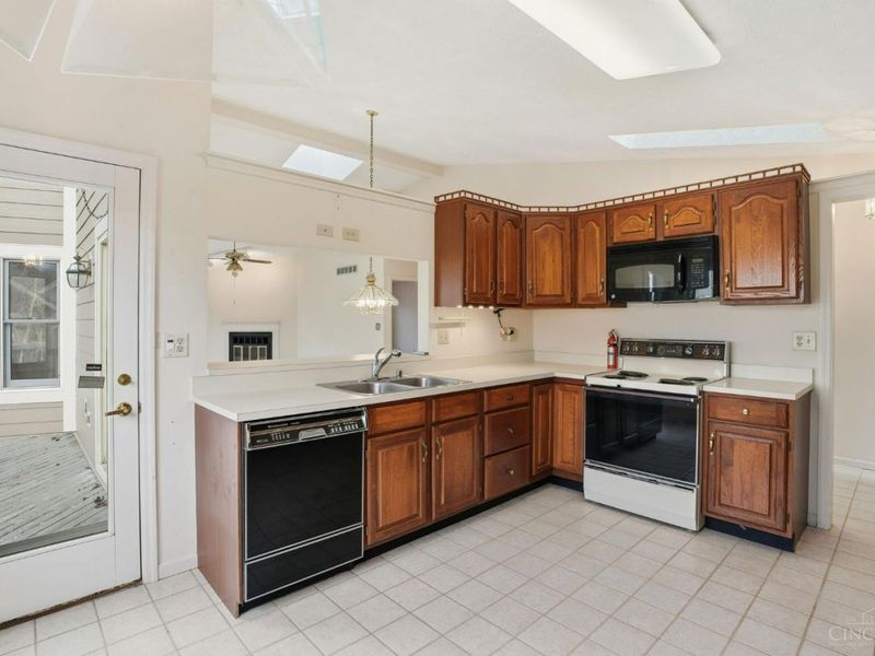 11736 Gable Glen Lane, Symmes Township, OH 45249 Photo 14