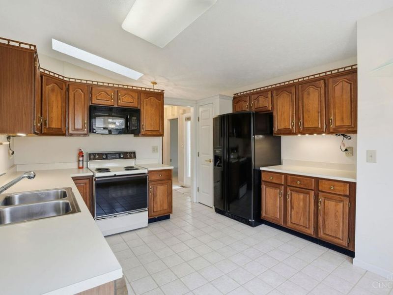 11736 Gable Glen Lane, Symmes Township, OH 45249 Photo 16