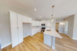 1044 Moen Loop photo 4