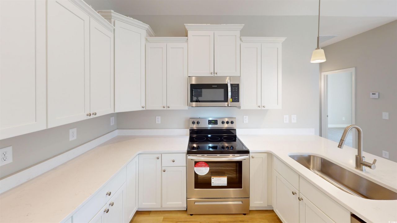 1044 Moen Loop Photo 4