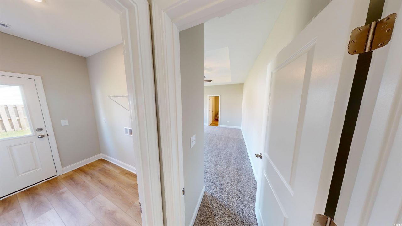 1044 Moen Loop Photo 6