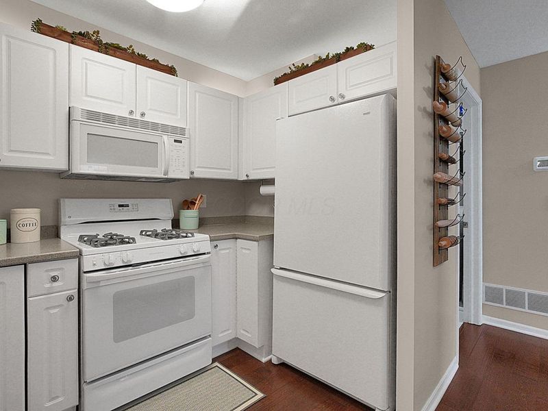 1126 Sanctuary Place, Unit 4, Columbus, OH 43230 Photo 10