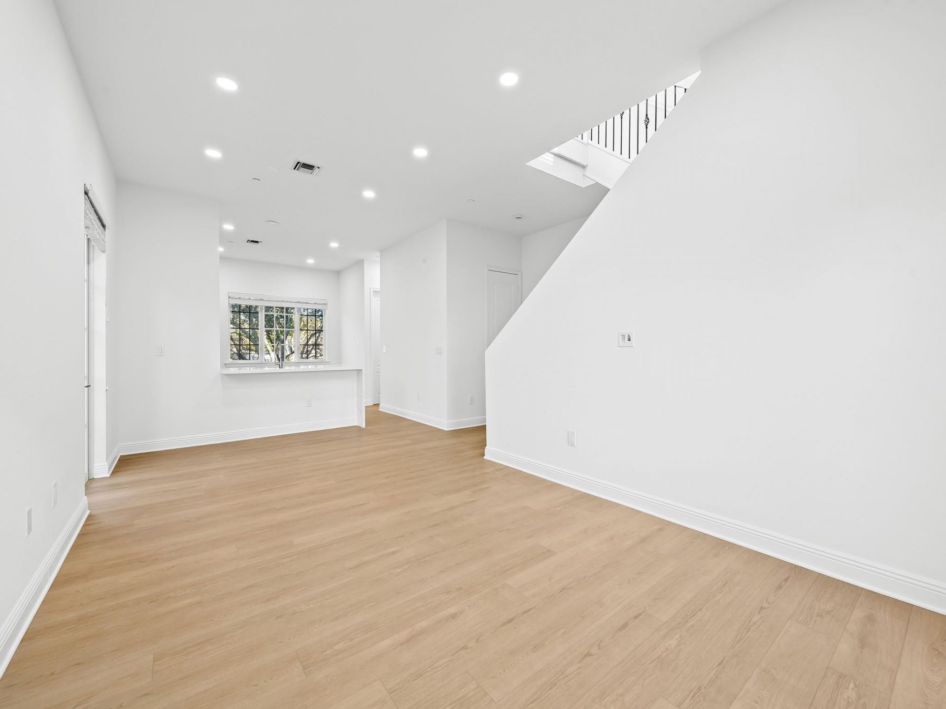 510 SE 7th Street, Unit 401, Fort Lauderdale, FL 33301 Photo