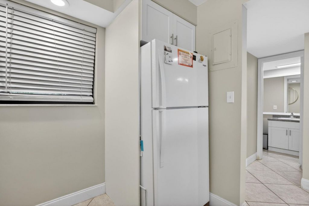 2314 S Cypress Bend Drive, Unit 114, Pompano Beach, FL 33069 Photo