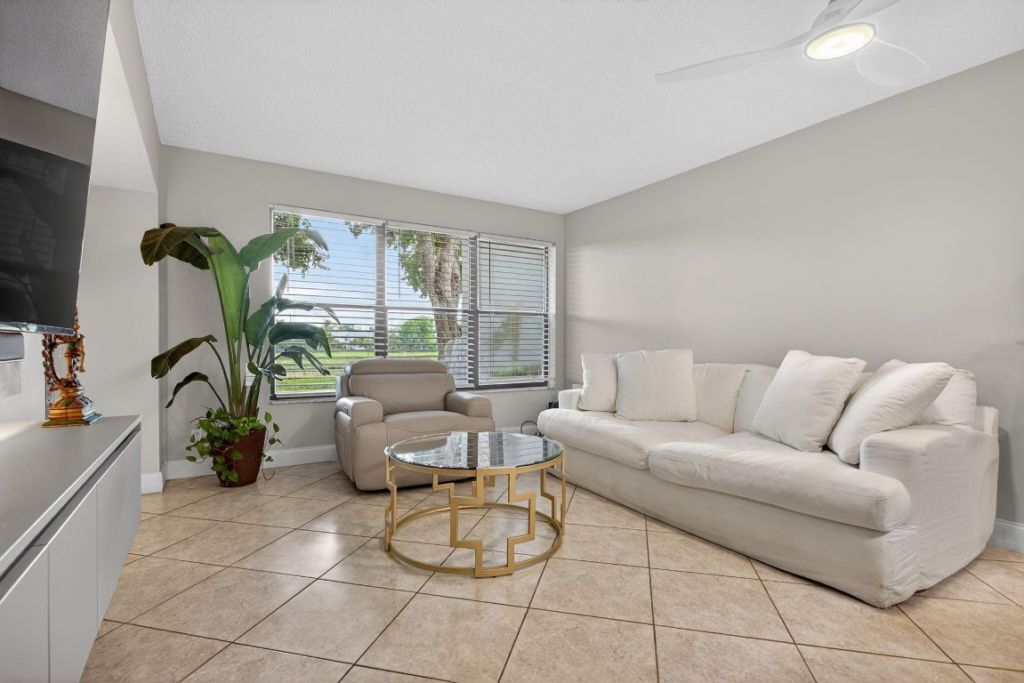 2314 S Cypress Bend Drive, Unit 114, Pompano Beach, FL 33069 Photo