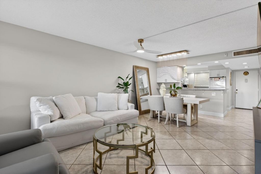 2314 S Cypress Bend Drive, Unit 114, Pompano Beach, FL 33069 Photo