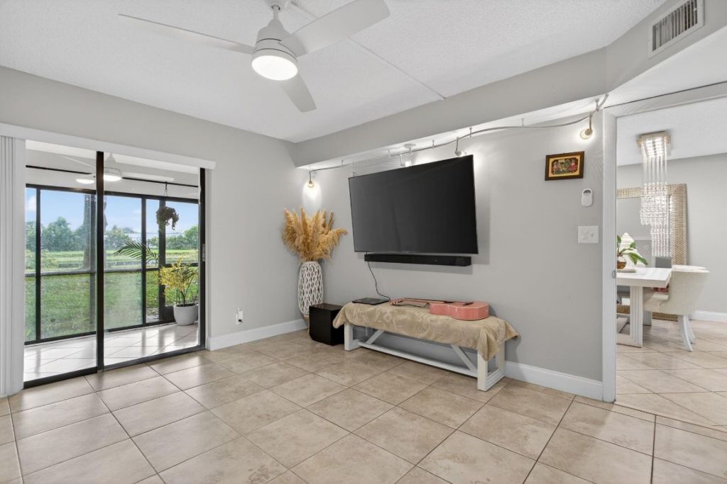 2314 S Cypress Bend Drive, Unit 114, Pompano Beach, FL 33069 Photo