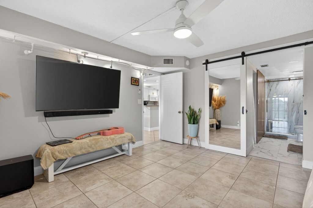 2314 S Cypress Bend Drive, Unit 114, Pompano Beach, FL 33069 Photo